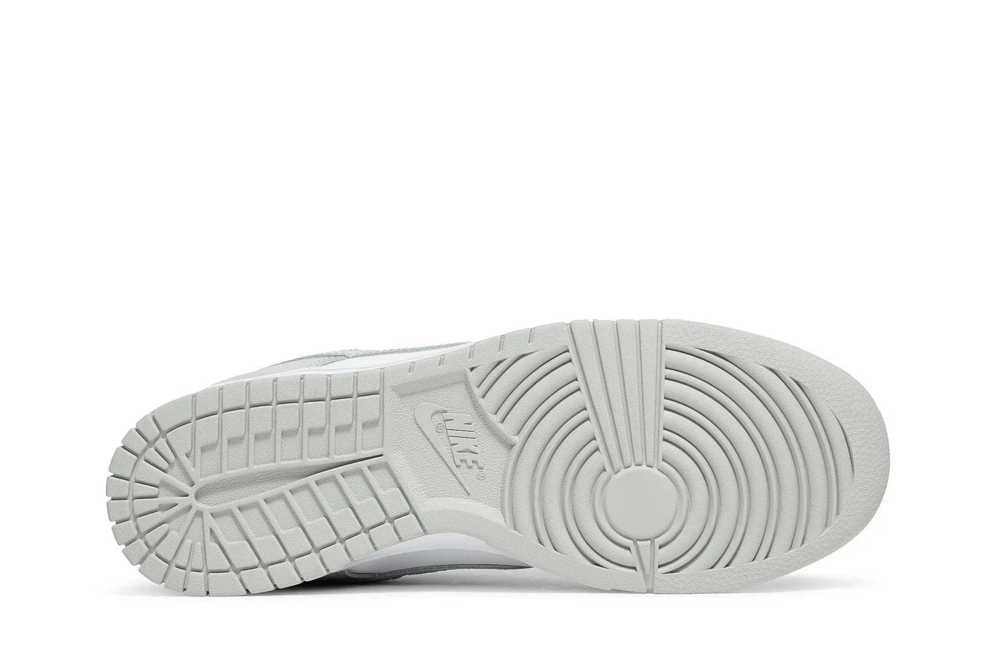 Tênis Nike Dunk Low Grey Fog Cinza detalhe lateral