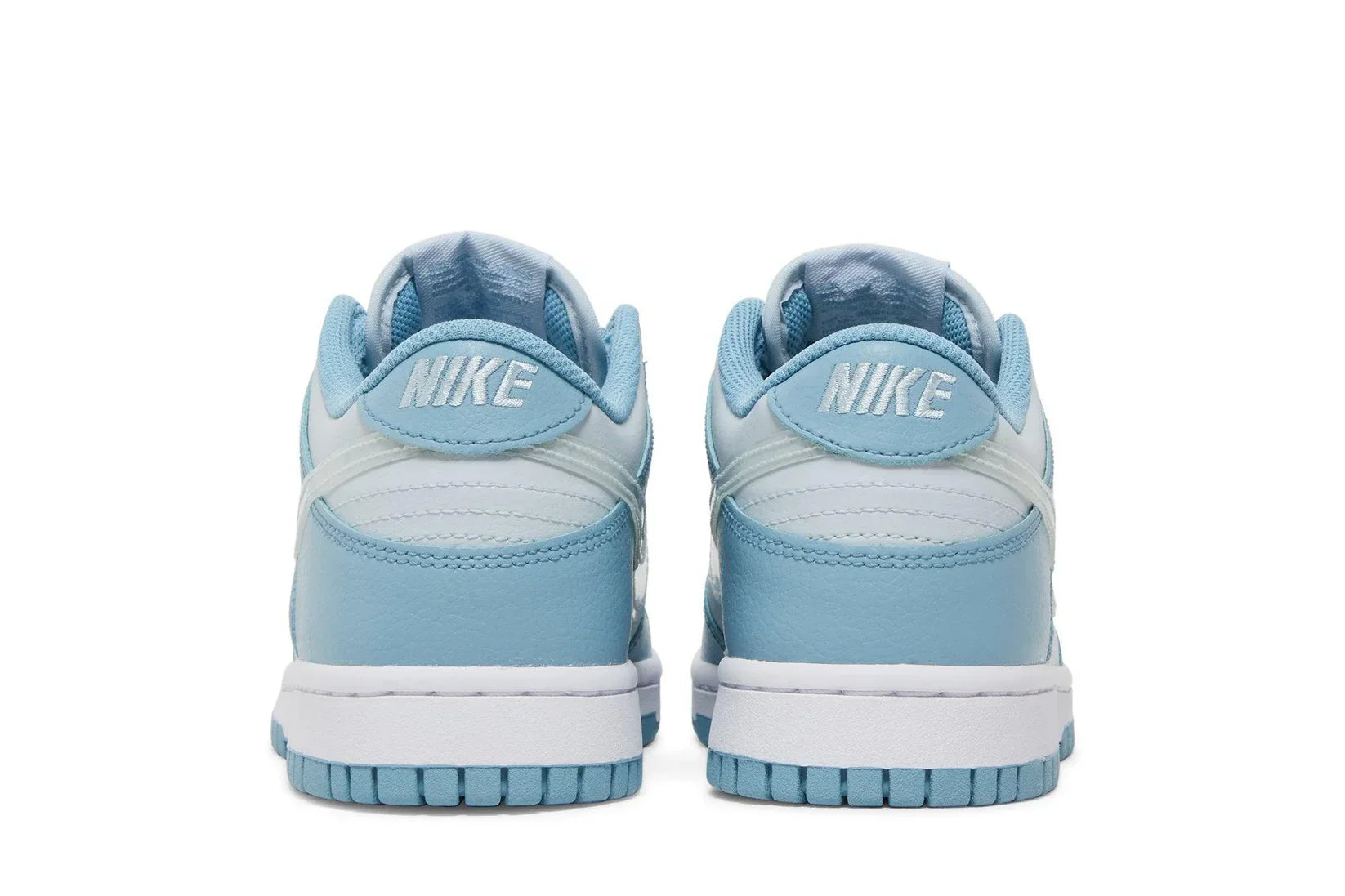 Tênis Nike Dunk Low Blue Clear Swoosh Azul vista traseira