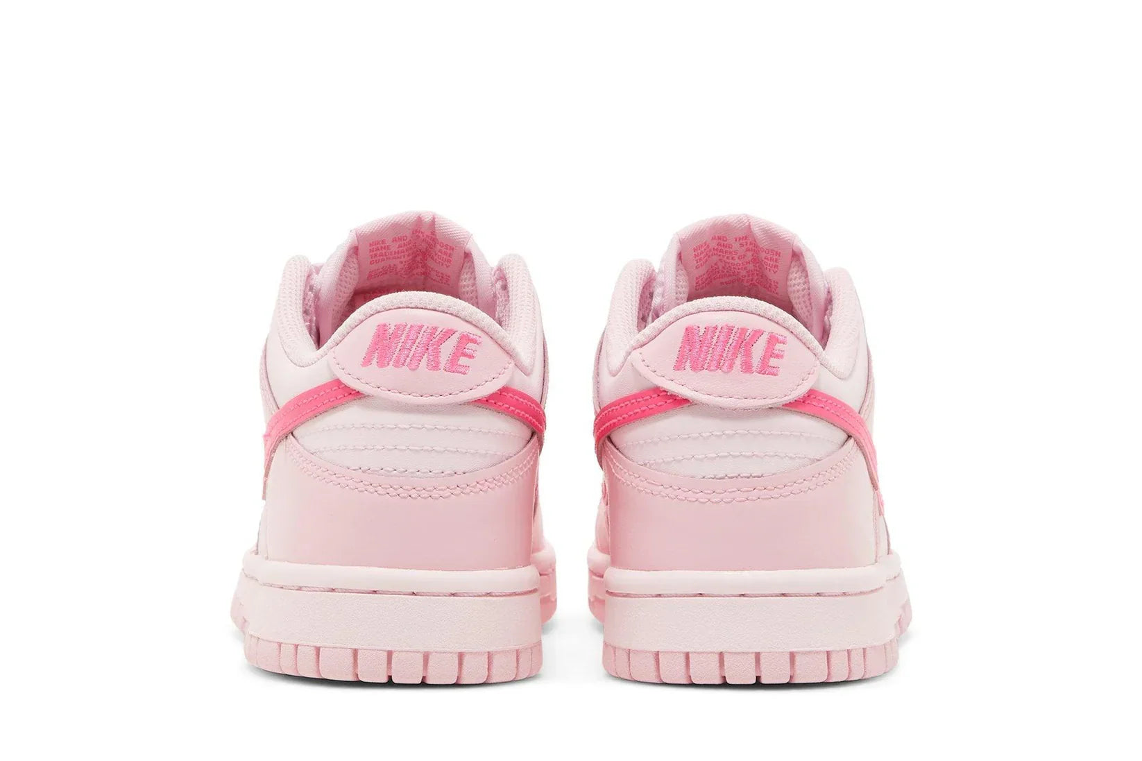 Tênis Nike Dunk Low Triple Pink Rosa detalhe do material
