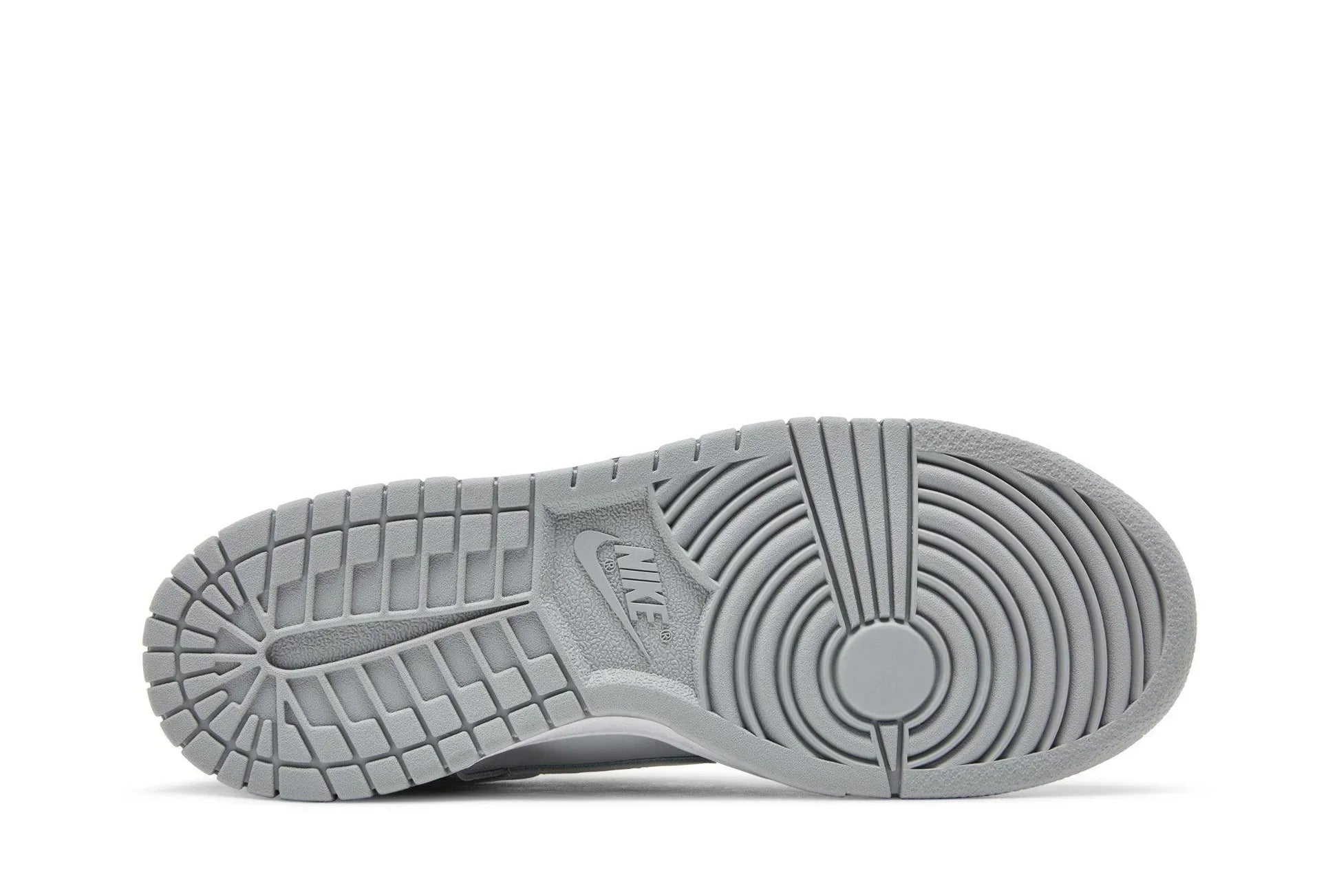 Tênis Nike Dunk Low GS Two Toned Grey Cinza detalhe do material