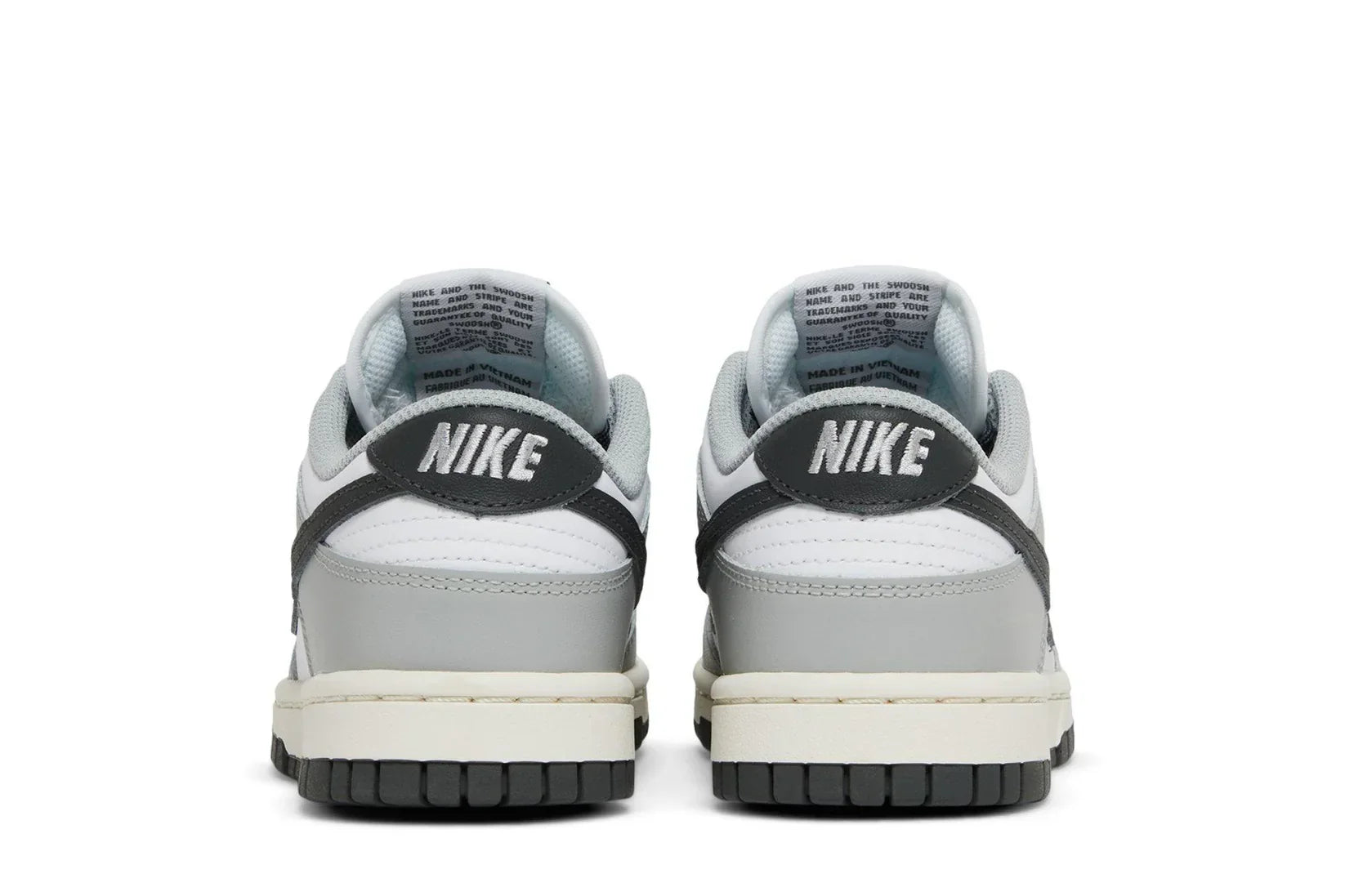 Tênis Nike Dunk Low Light Smoke Grey Cinza detalhe do material