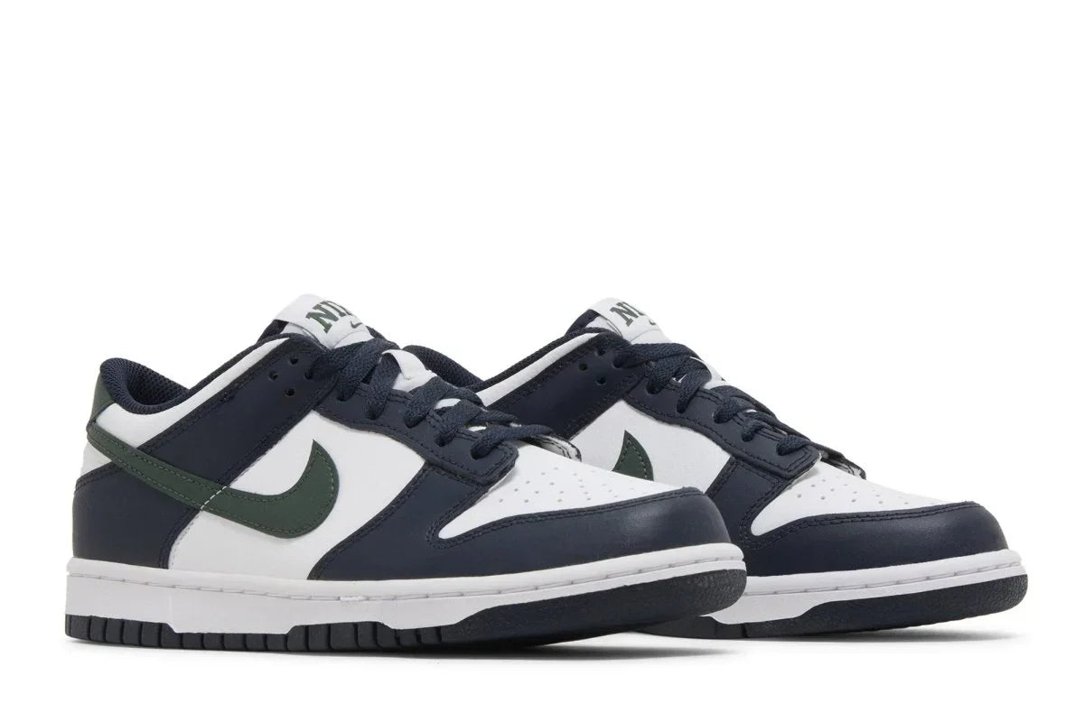 Tênis Nike Dunk Low Obsidian Vintage Green Azul Marinho detalhe do material