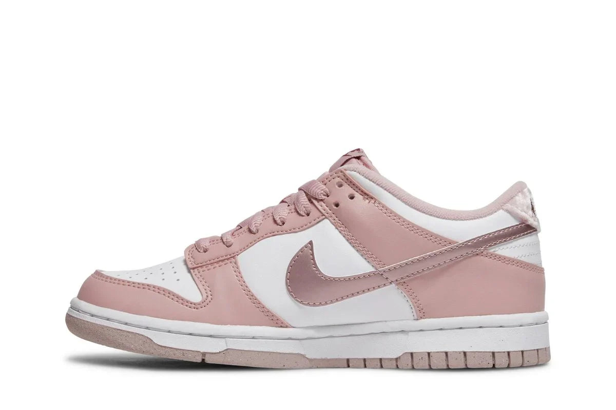 Tênis Nike Dunk Low Pink Velvet Rosa detalhe do solado