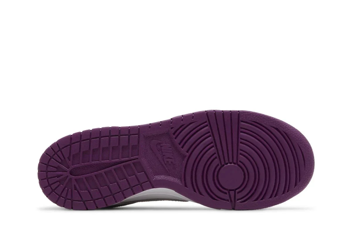 Tênis Nike Dunk Low Platinum Violet Branco detalhe do material