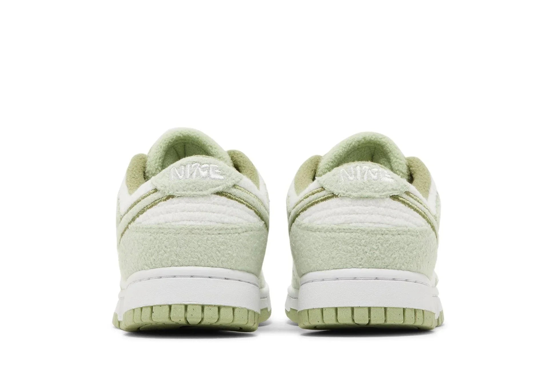 Tênis Nike Dunk Low SE Fleece Honeydew Verde detalhe do solado