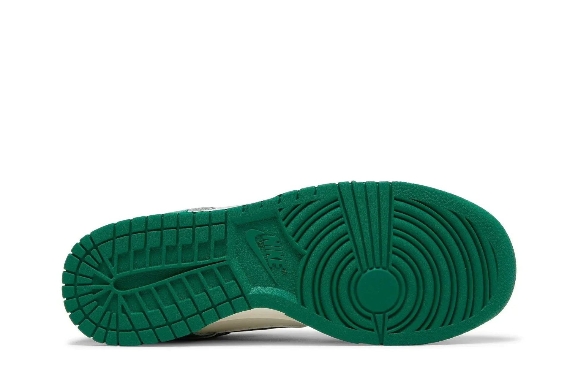 Tênis Nike Dunk Low SE Lottery Verde detalhe do material