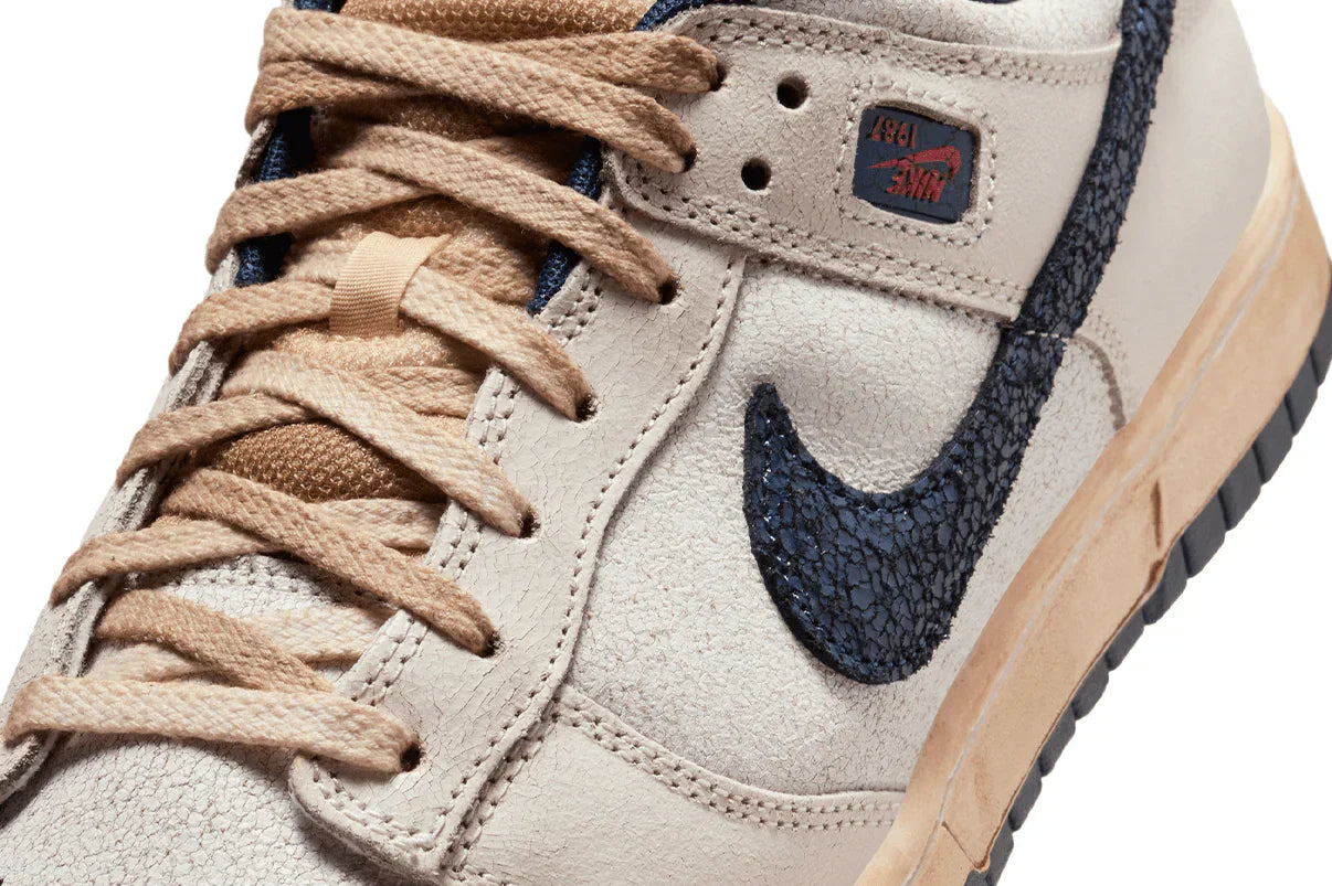 Tênis Nike Dunk Low Stranger Things Phantom Branco vista traseira