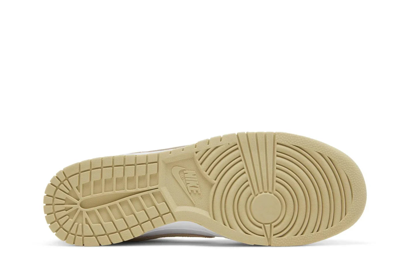 Tênis Nike Dunk Low Team Gold Dourado vista traseira