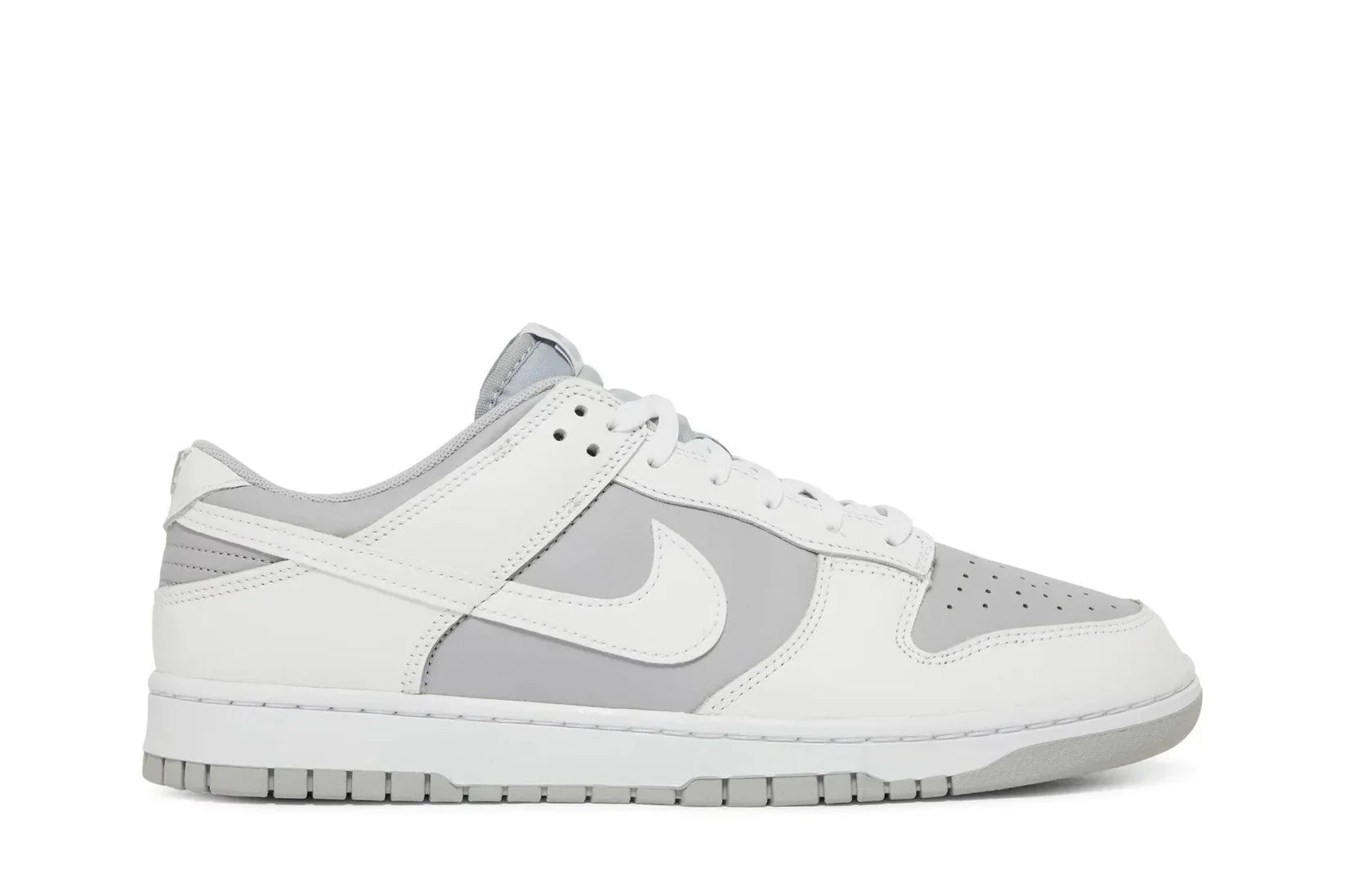 Tênis Nike Dunk Low White Neutral Grey Cinza vista lateral