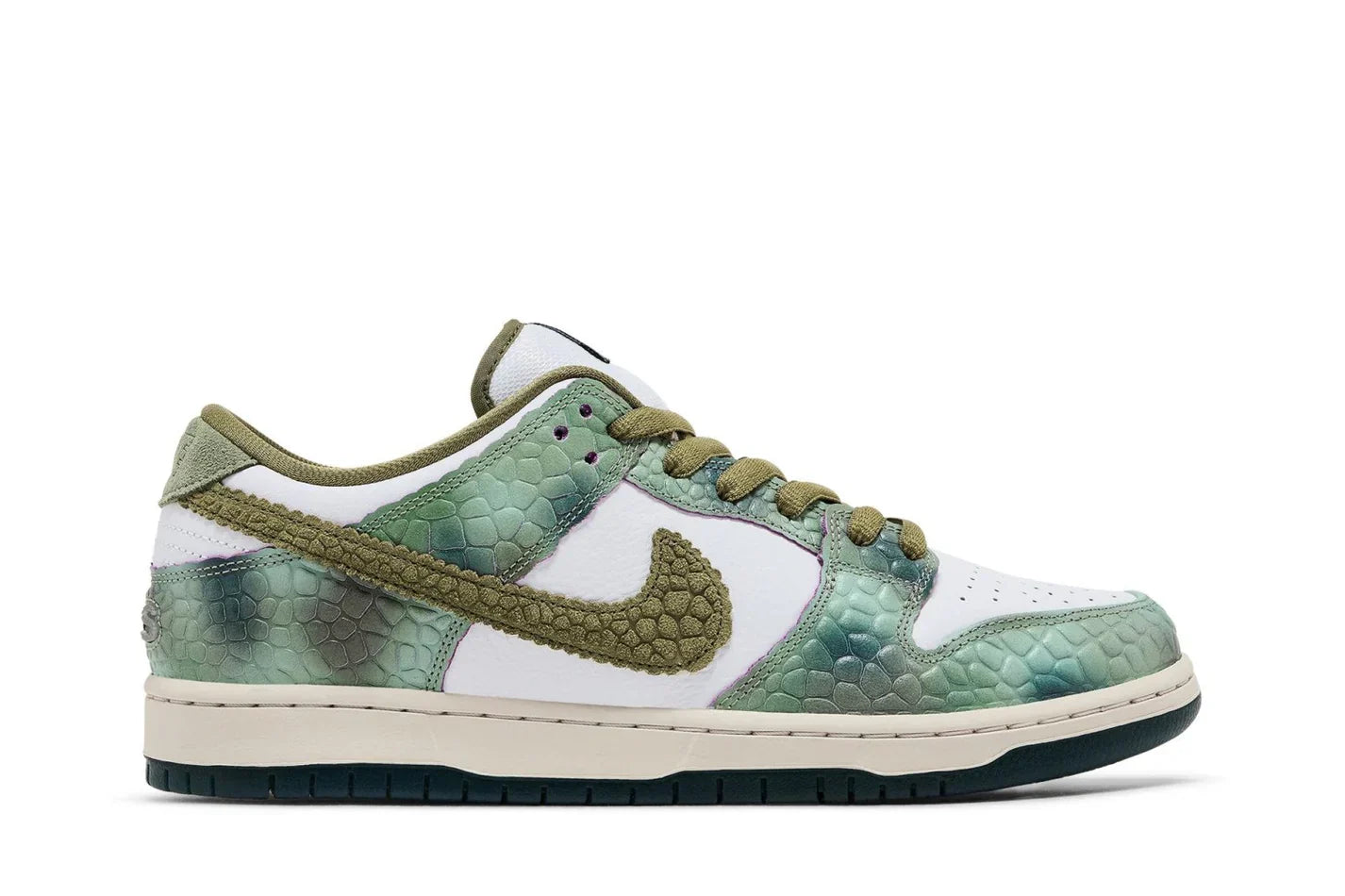 Tênis Nike Dunk Sb x Alexis Sablone Chameleon Verde vista lateral