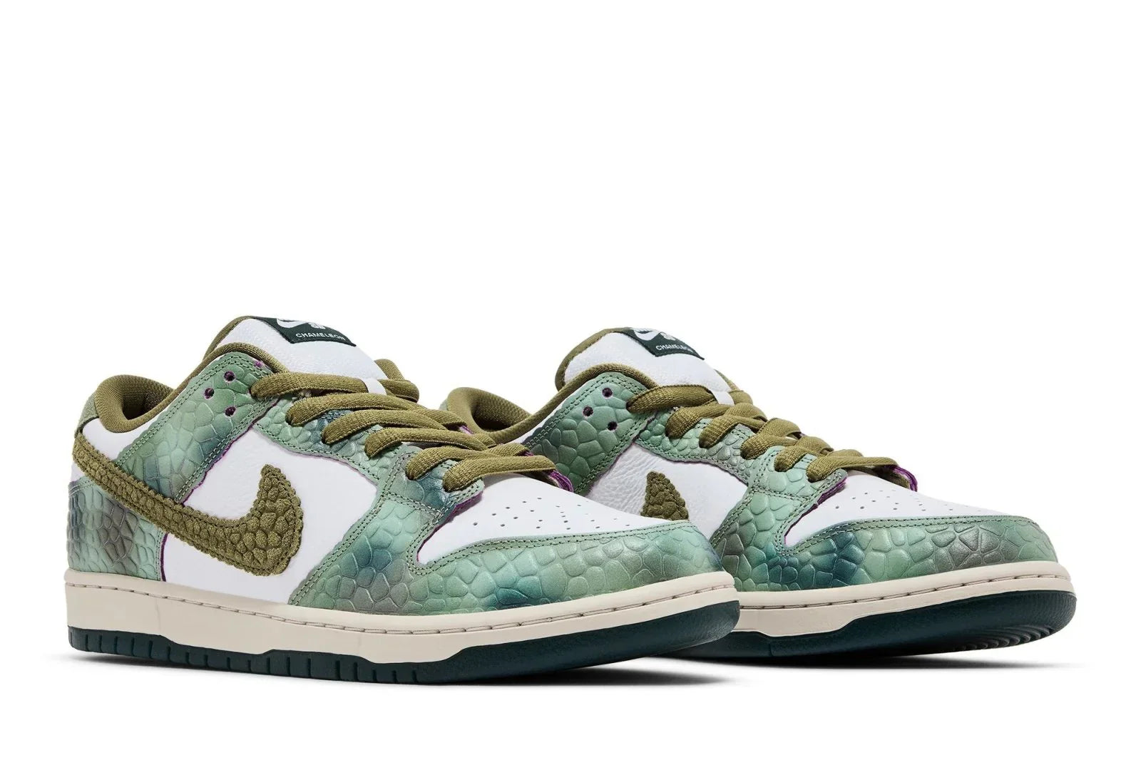 Tênis Nike Dunk Sb x Alexis Sablone Chameleon Verde detalhe do material