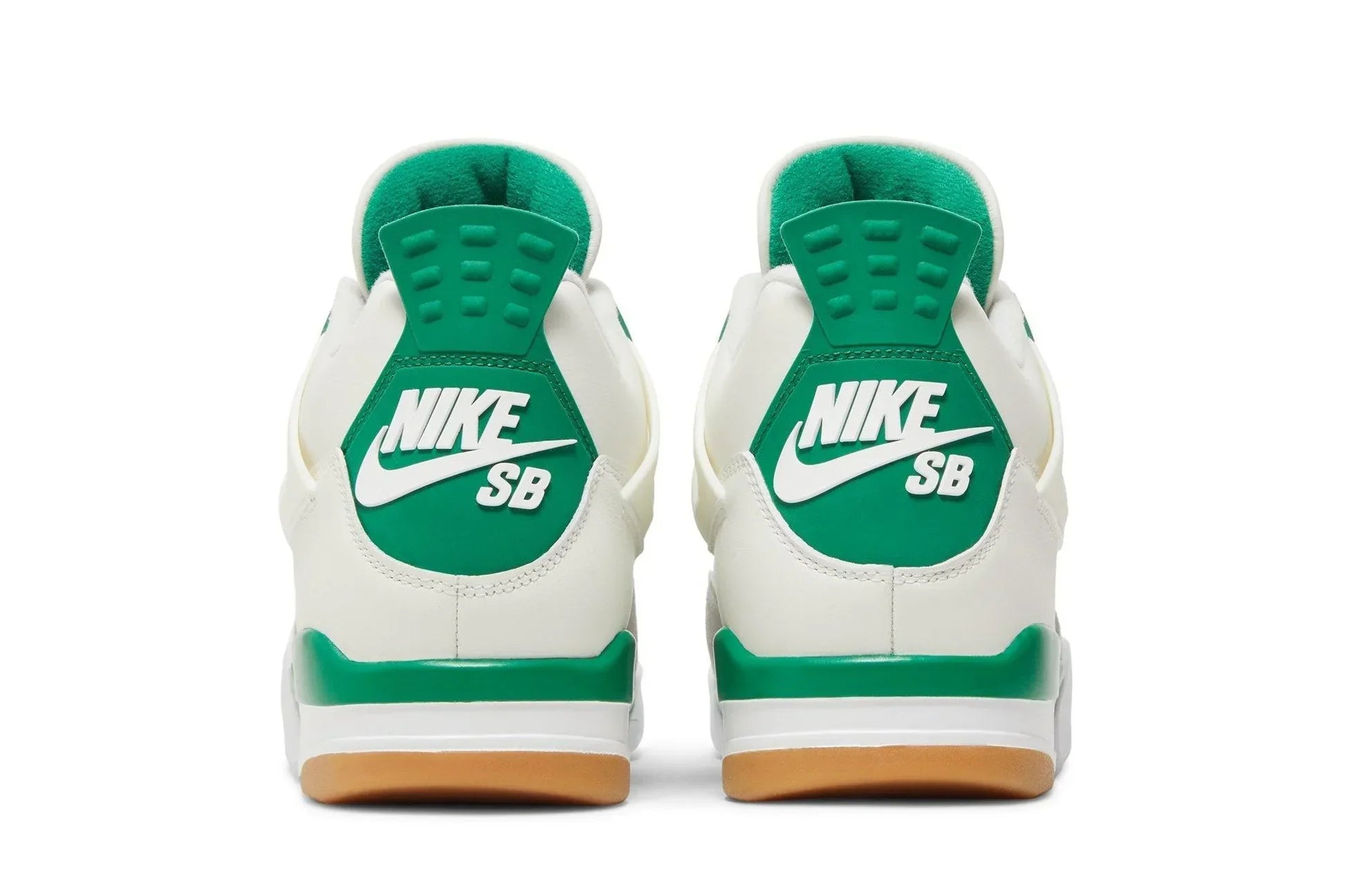 Tênis Nike SB x Air Jordan 4 Retro Pine Green Verde detalhe do solado