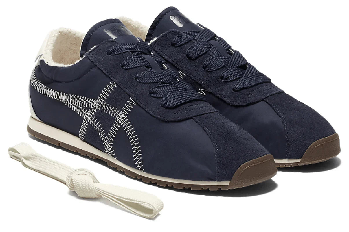Tênis Onitsuka Tiger Tiger Corsair A55 Midnight Cream Azul detalhe do acabamento