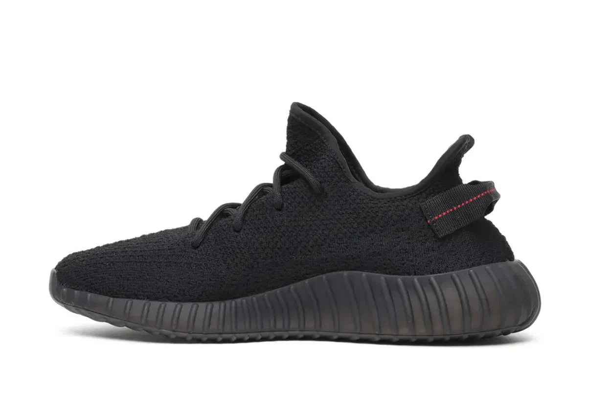 Tênis Yeezy Boost 350 v2 Black Red (Bred) Preto vista traseira