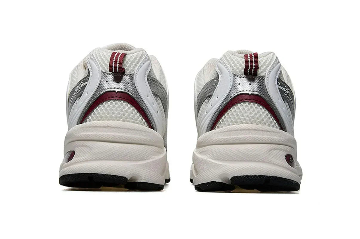 Tênis New Balance 530 Sea Salt White Mercury Red Branco vista traseira