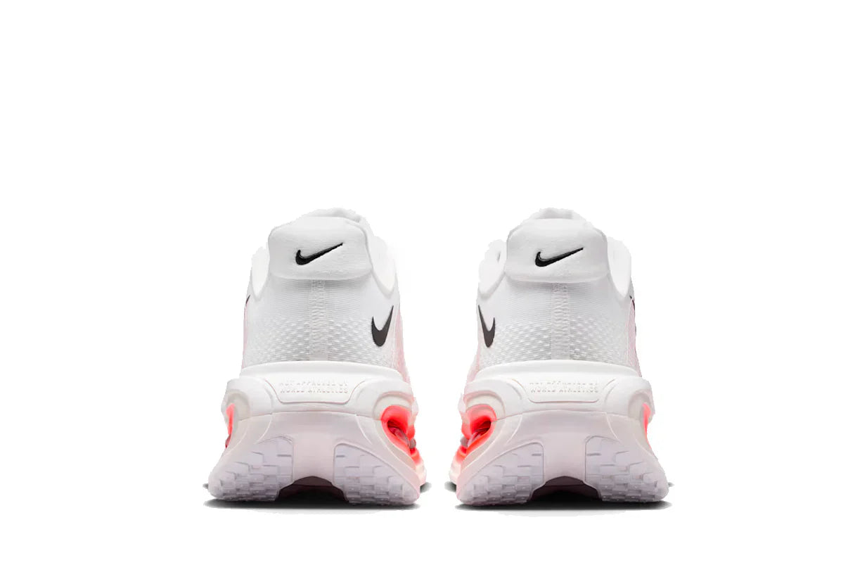 Tênis Nike Vomero Premium White Bright Crimson Branco vista traseira
