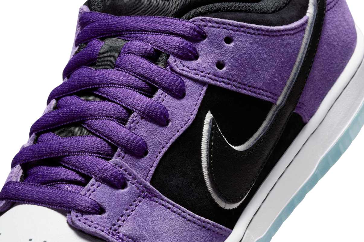 Tênis Nike SB Dunk Low Pro x Hayley Wilson Black and Court Purple Roxo detalhe frontal