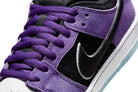 Tênis Nike SB Dunk Low Pro x Hayley Wilson Black and Court Purple Roxo detalhe frontal