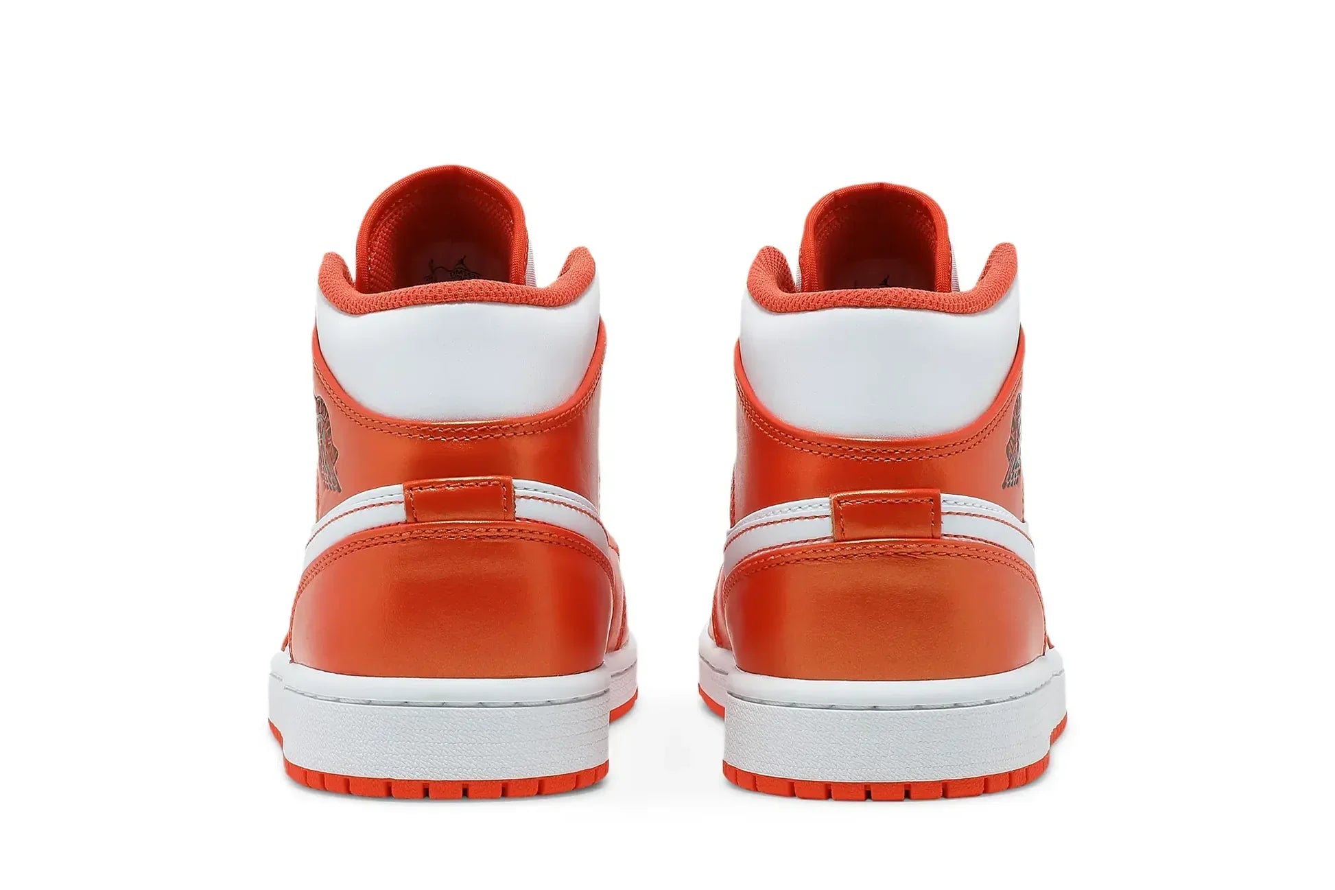 Tênis Nike Air Jordan 1 Mid SE Electro Orange Laranja detalhe do solado