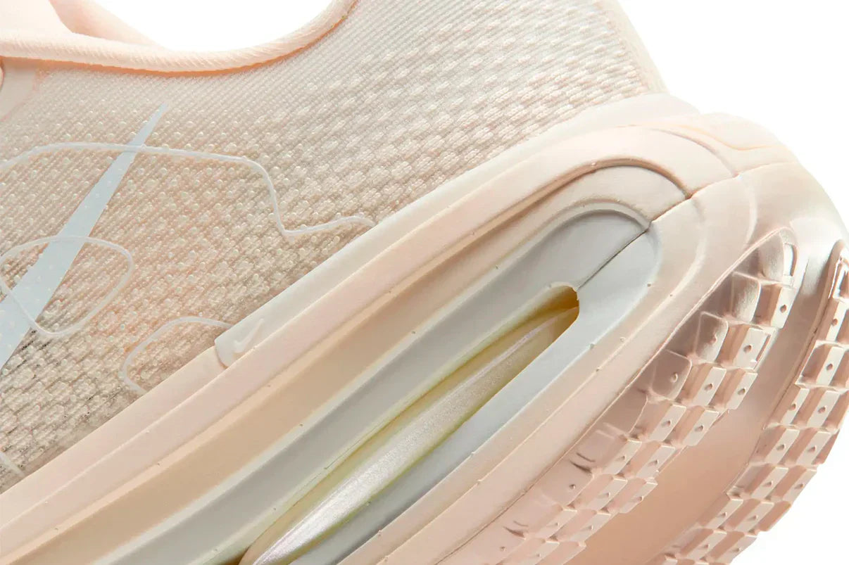 Tênis Nike Vomero Premium Chalk Bege detalhe interno