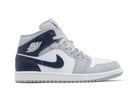 Tênis Air Jordan 1 Mid Wolf Grey Midnight Navy Cinza vista lateral