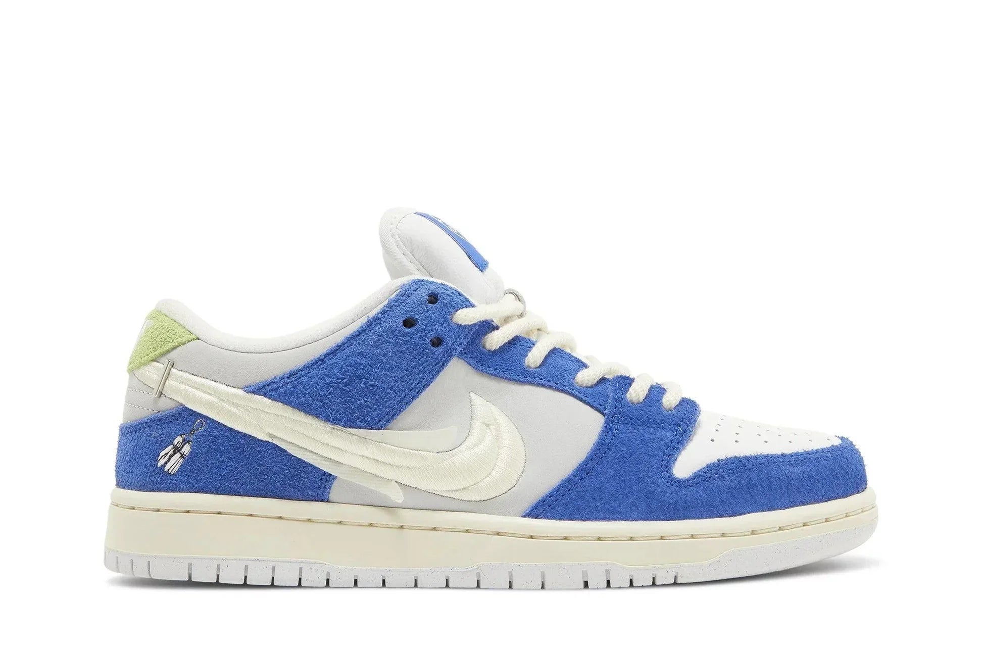 Tênis Fly Streetwear x Dunk Low Pro SB Gardenia Azul vista lateral