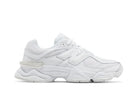 Tênis New Balance 9060 Triple White vista lateral