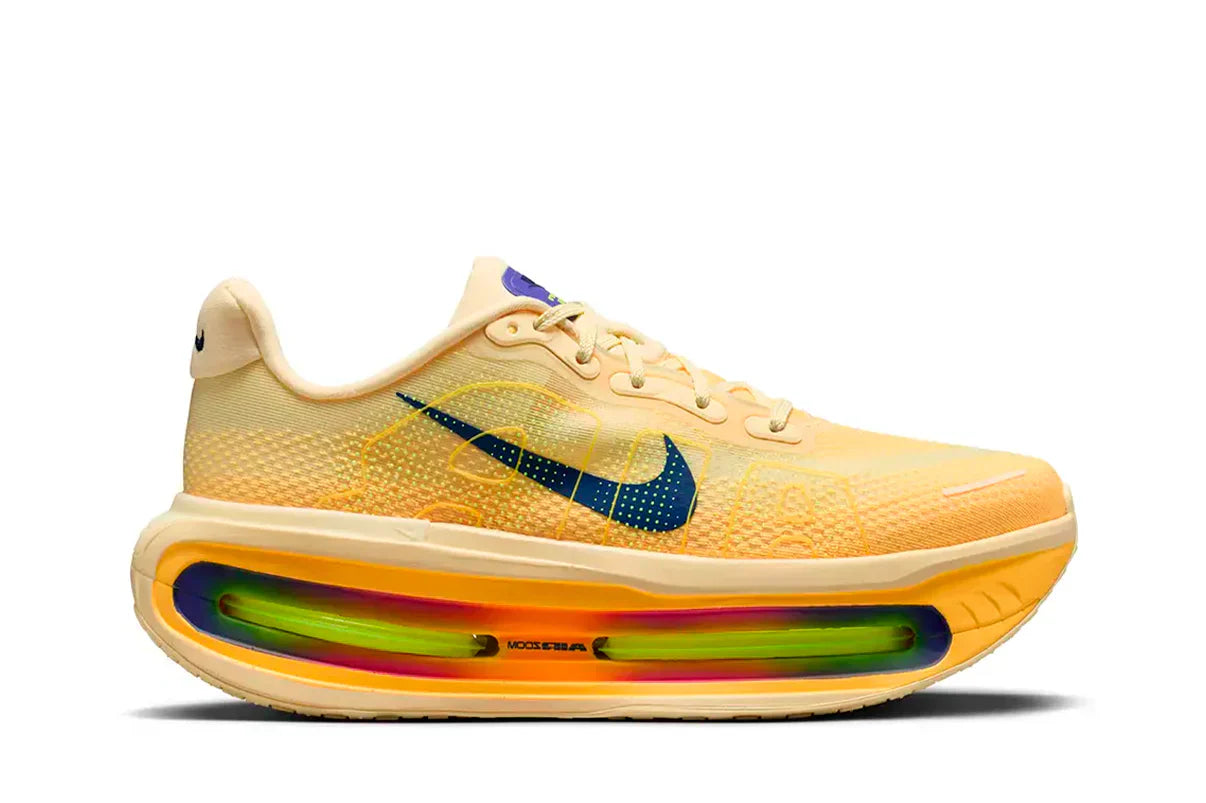 Tênis Nike Vomero Premium Alabaster Amarelo vista lateral