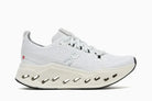 Tênis On Running Cloudsurfer Max Triple White vista lateral