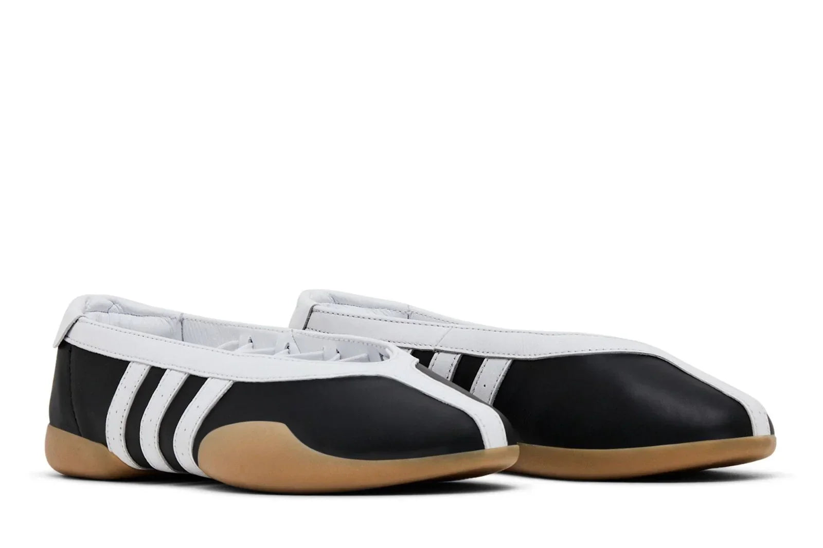Tênis Adidas Taekwondo Mei Ballet Preto e Branco detalhe do solado