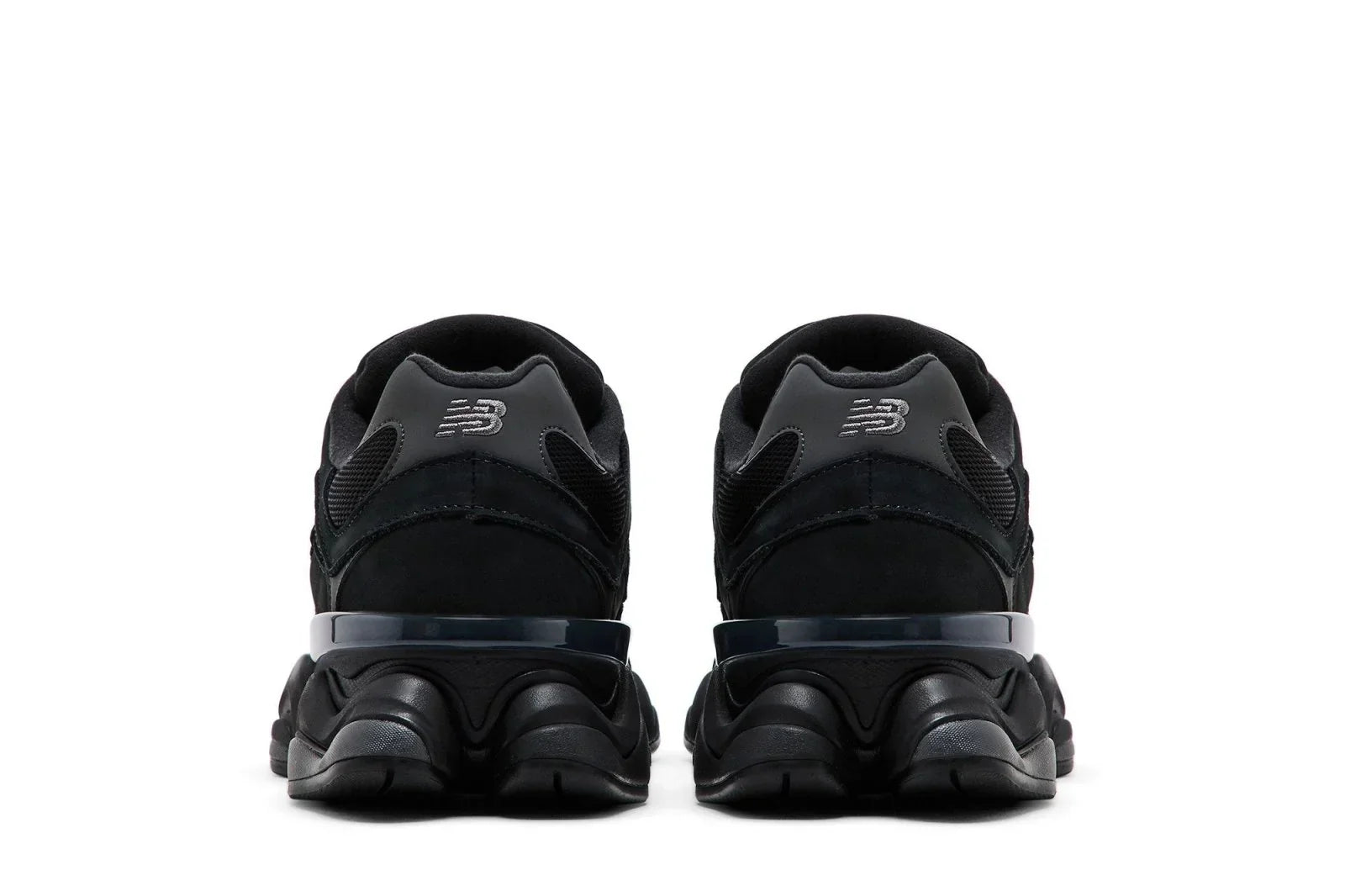 Tênis New Balance 9060 Black Cement Black Cat Preto detalhe do solado