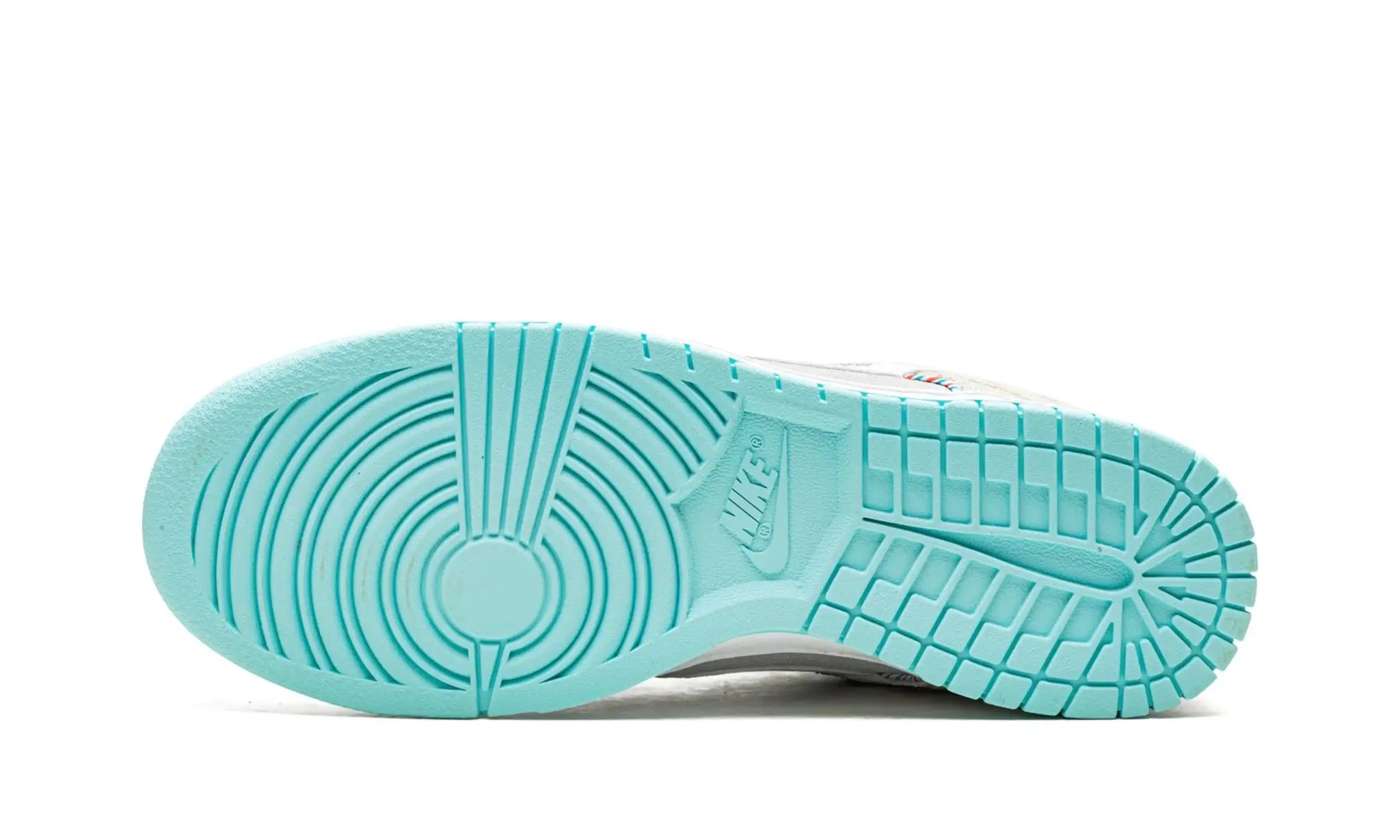 Tênis Nike Dunk Low "Barber Shop Grey" - DH7614-500