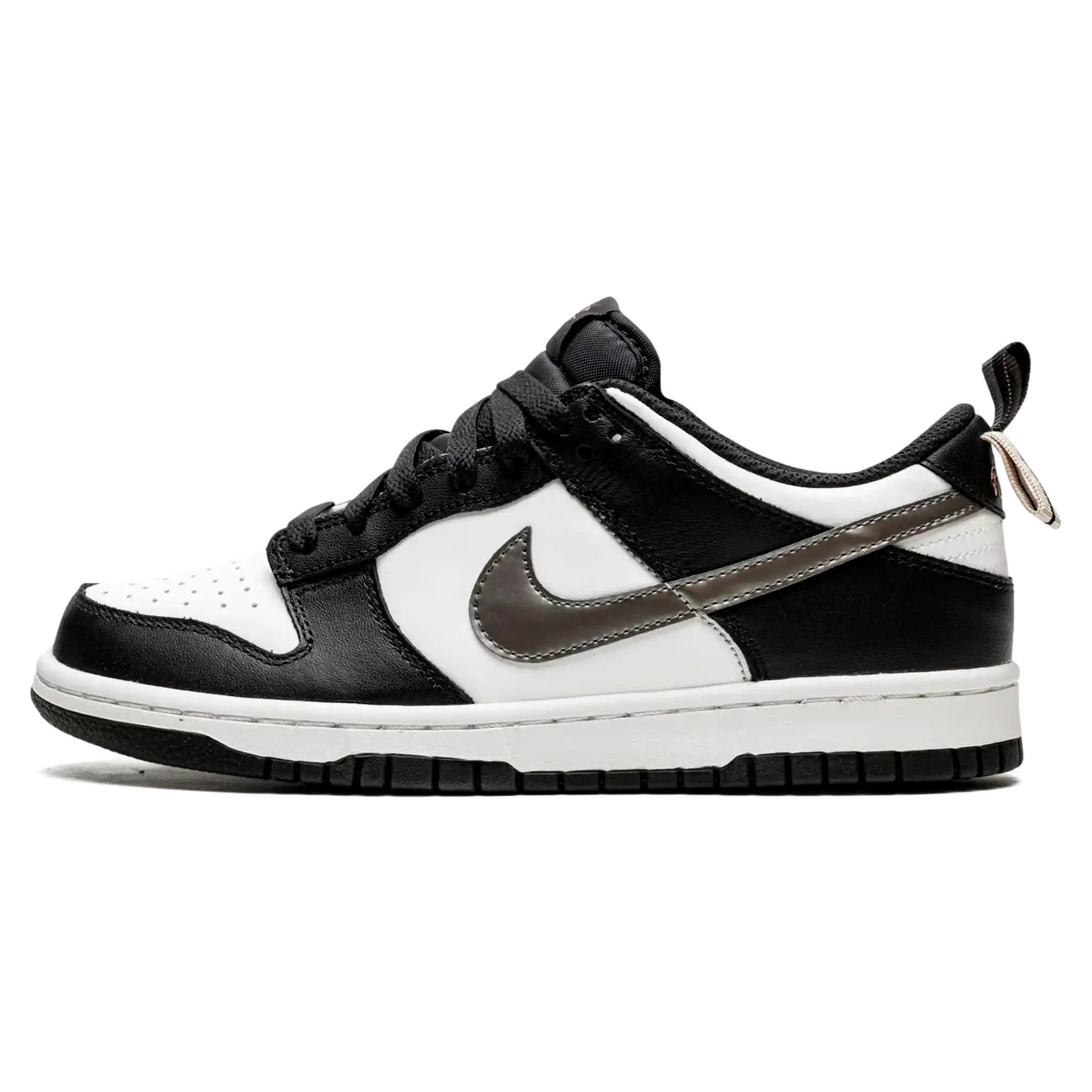 Tênis Nike Dunk Low Feminino "Black White Metallic" - DH9764-001