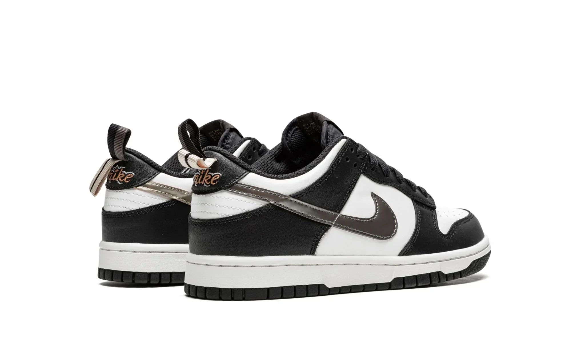 Tênis Nike Dunk Low Feminino "Black White Metallic" - DH9764-001