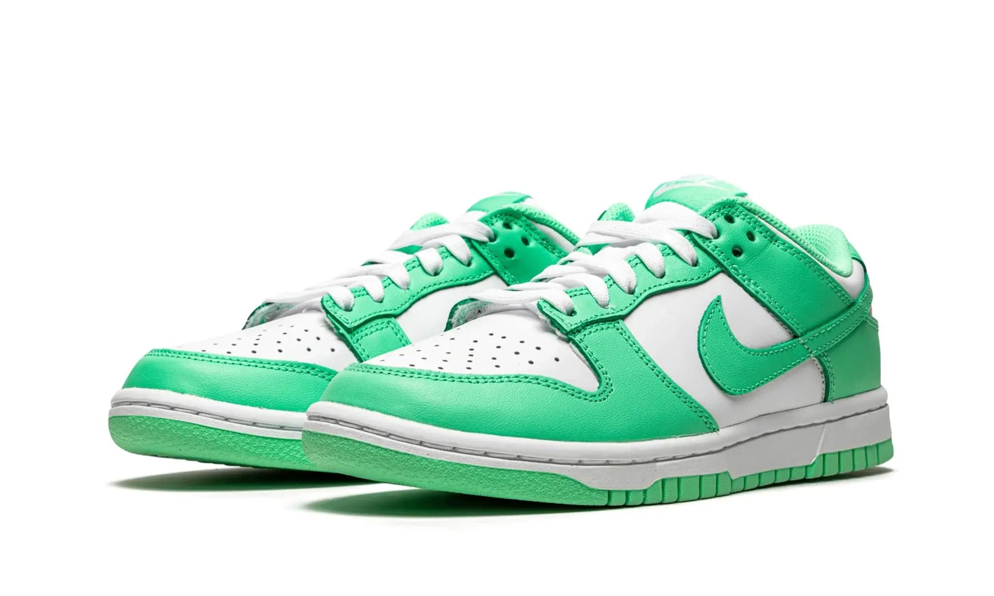 Tênis Nike Dunk Low Feminino "Green Glow" Verde - DD1503-105
