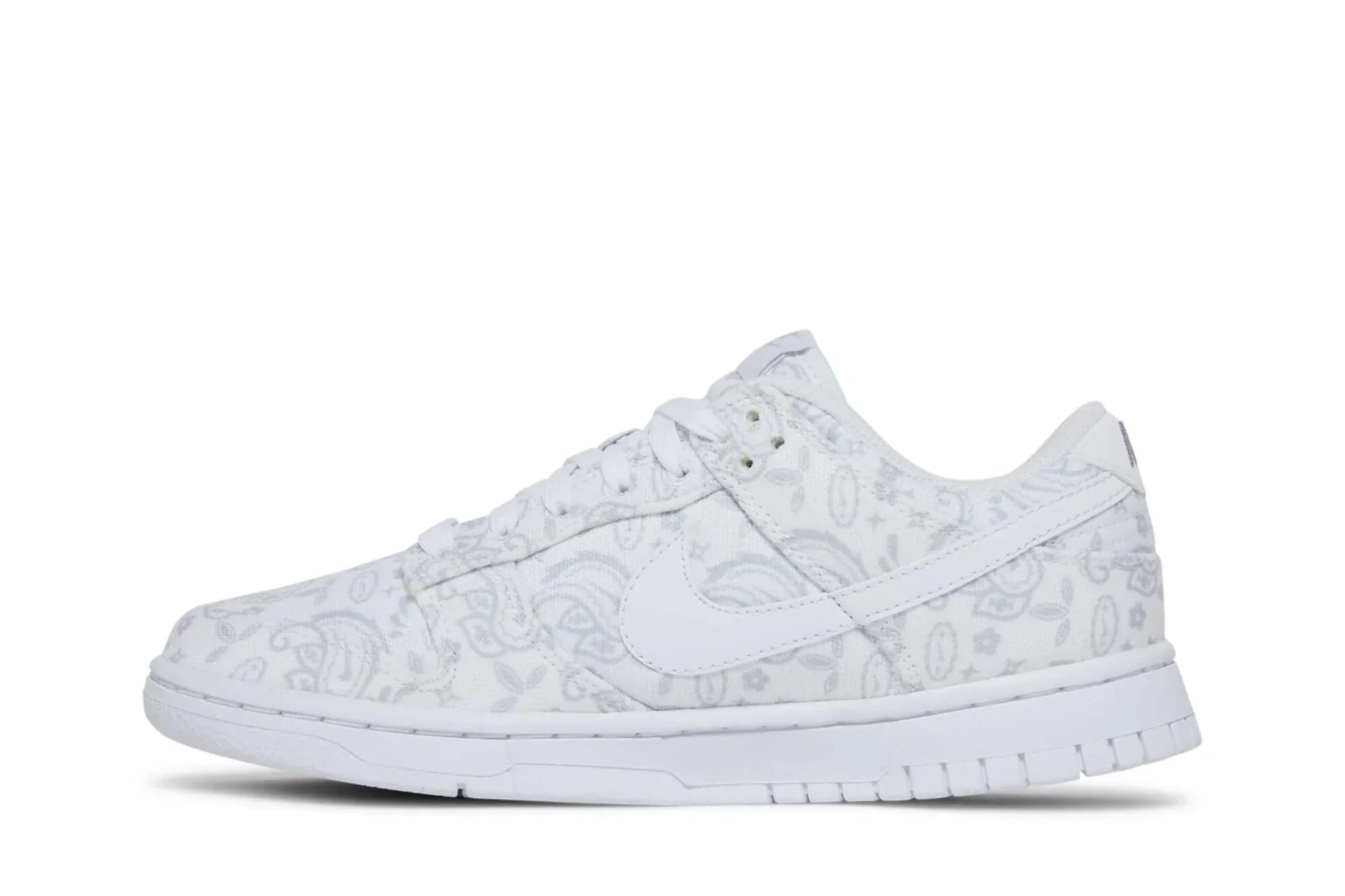 Tênis Nike Dunk Low White Paisley Branco vista traseira