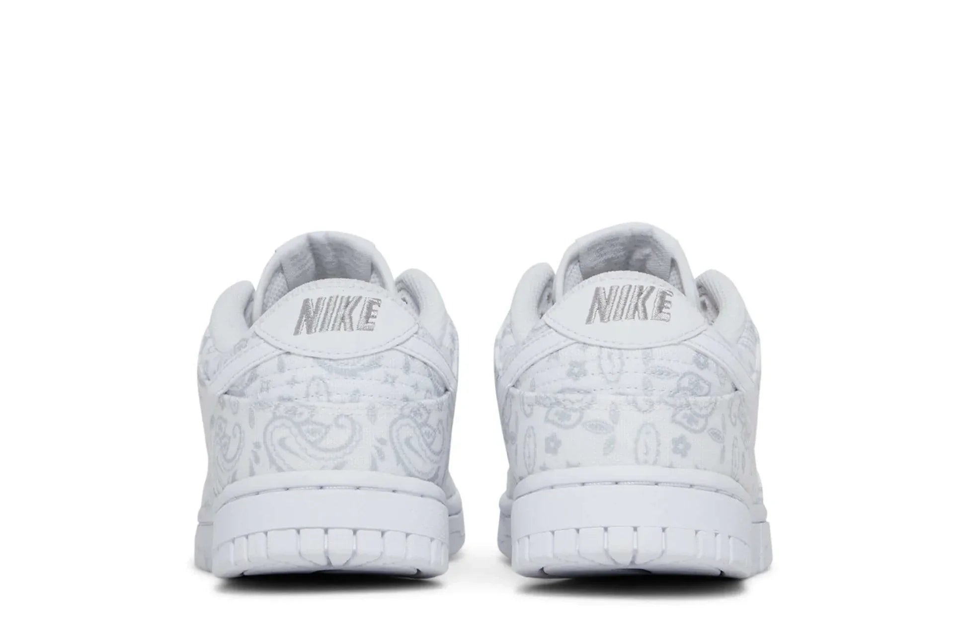 Tênis Nike Dunk Low White Paisley Branco detalhe do material