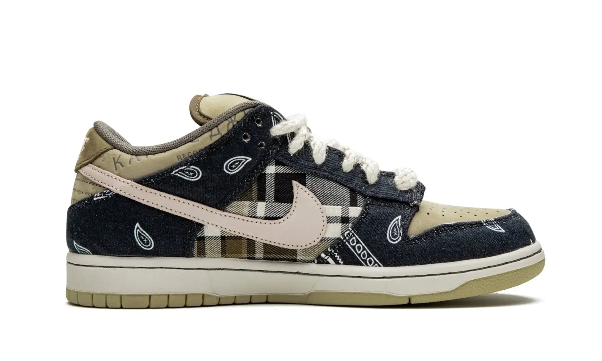 Tênis Nike Dunk Low SB  x Travis Scott "Cactus Jack" - CT5053-001