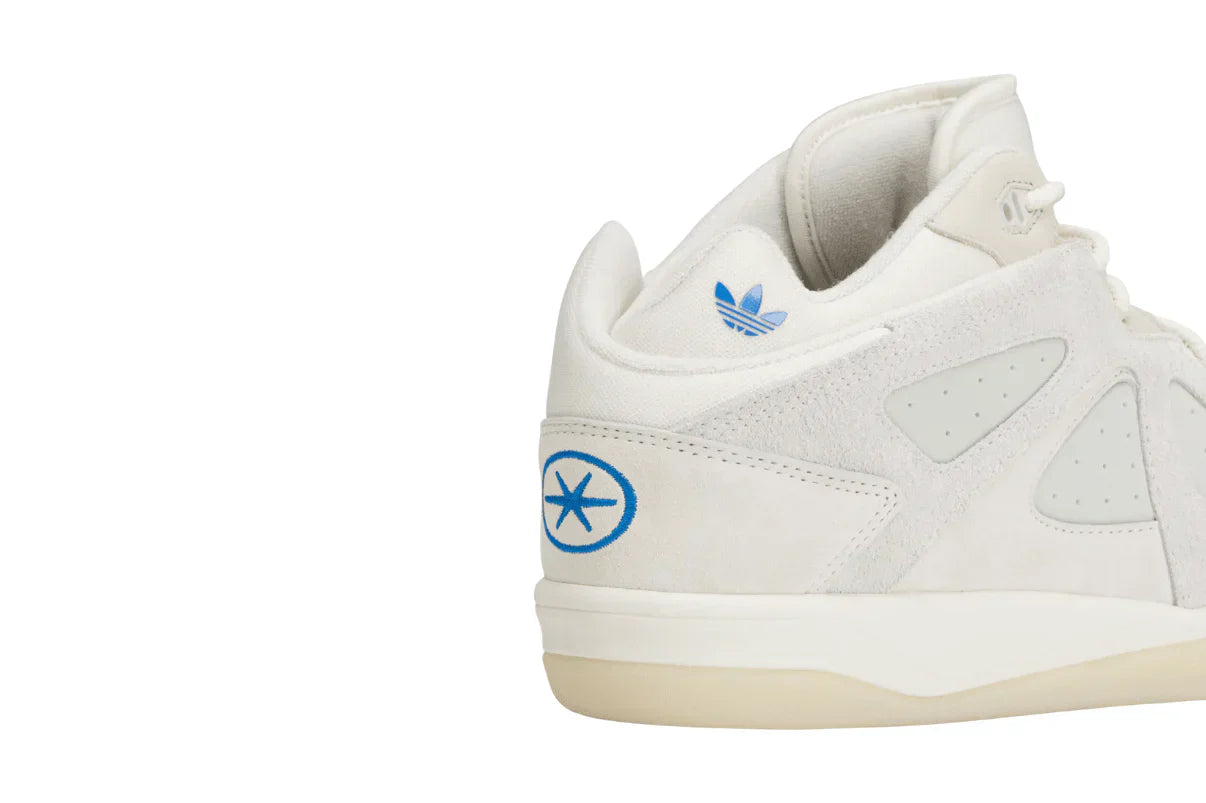 Tênis Adidas Badbo 1.0 X Bad Bunny "Chalk White" Branco vista traseira