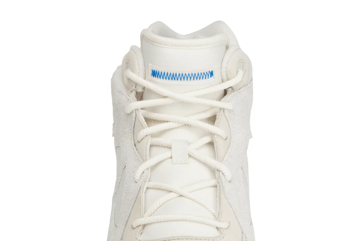 Tênis Adidas Badbo 1.0 X Bad Bunny "Chalk White" Branco detalhe do produto