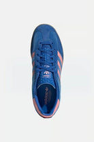 Tênis Adidas Gazelle Indoor Blue Semi Pink Velvet Azul vista traseira