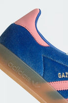 Tênis Adidas Gazelle Indoor Blue Semi Pink Velvet Azul detalhe do material