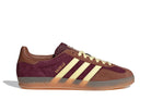Tênis Adidas Gazelle Indoor Maroon Almost Yellow Marrom vista lateral