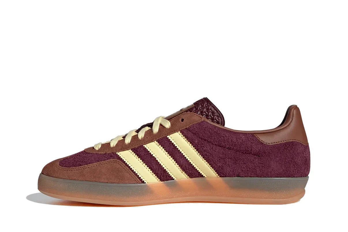 Tênis Adidas Gazelle Indoor Maroon Almost Yellow Marrom vista adicional