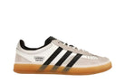 Tênis Adidas Gazelle x Bad Bunny Core White Bege vista lateral