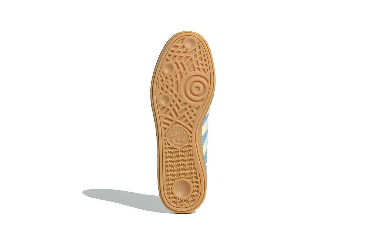 Tênis Adidas Handball Spezial Clear Sky White Warm Sandstone Azul detalhe do acabamento
