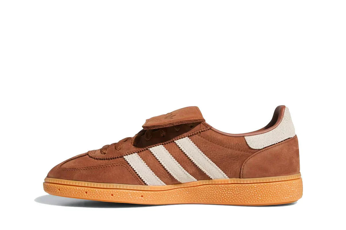Tênis Adidas Handball Spezial LT Preloved Brown Cream White Marrom detalhe frontal