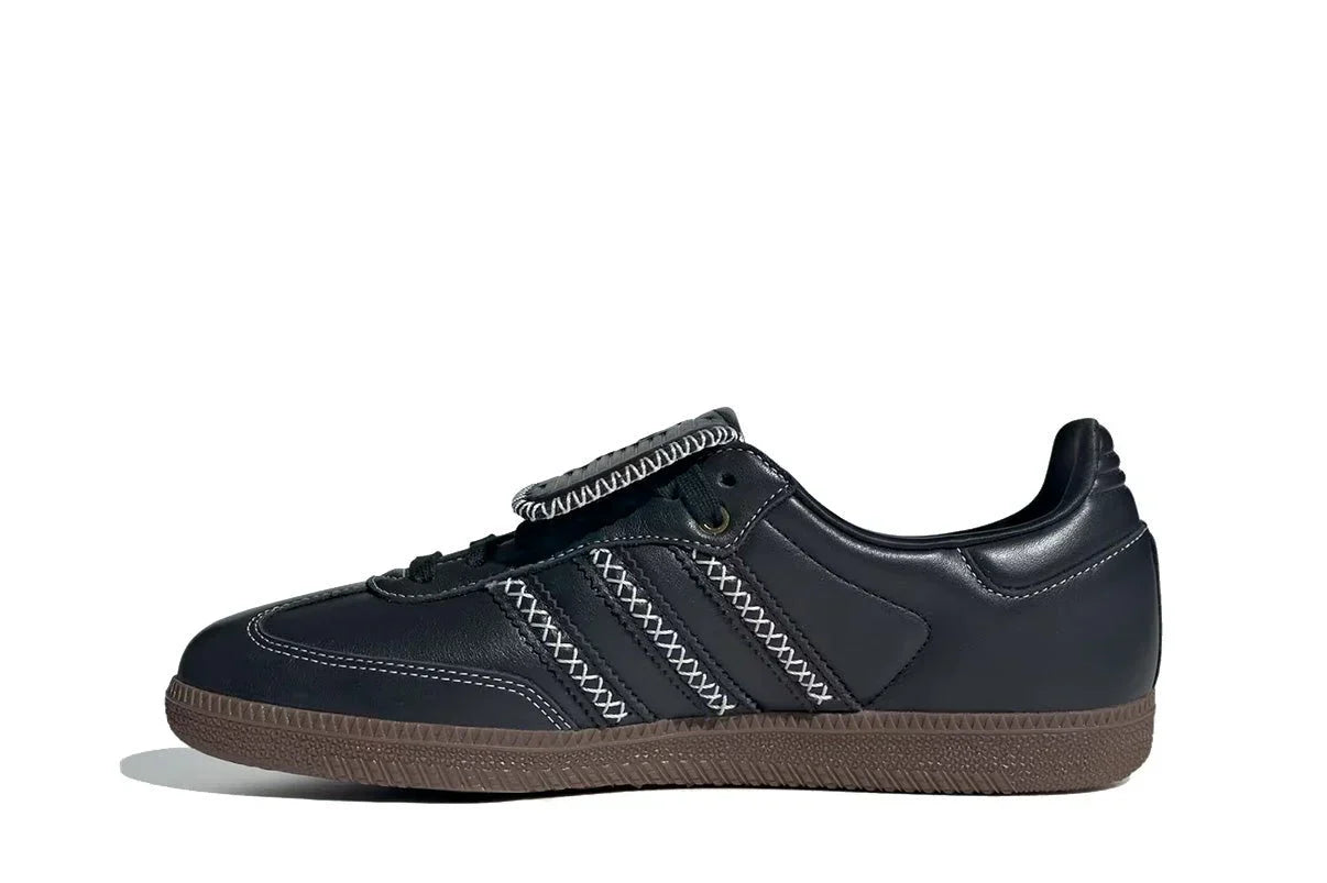Tênis Adidas Samba LT Core Black / Off White / Gum Preto detalhe do acabamento