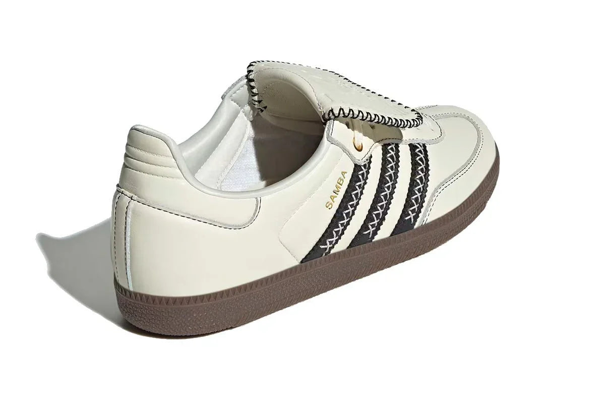 Tênis Adidas Samba LT Off White/Core Black/Gum Bege detalhe do solado