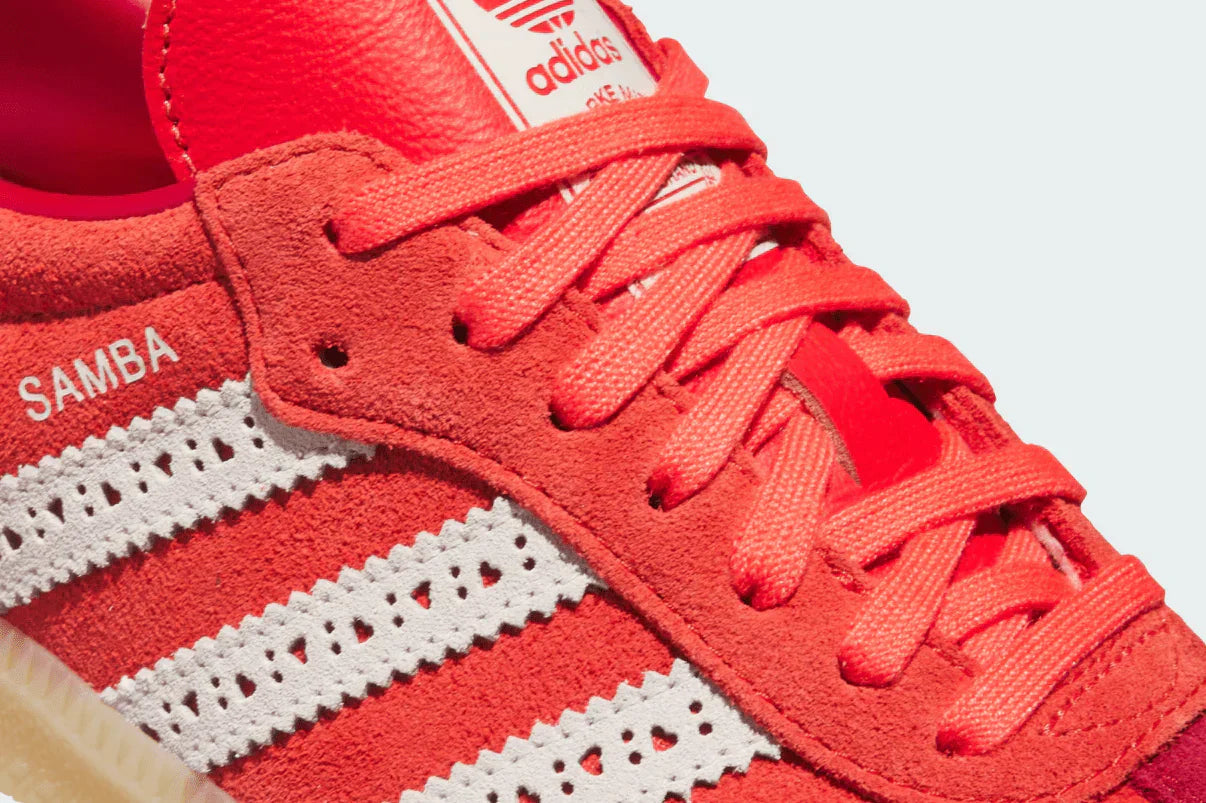 Tênis Adidas Samba OG Valentines Day detalhe lateral